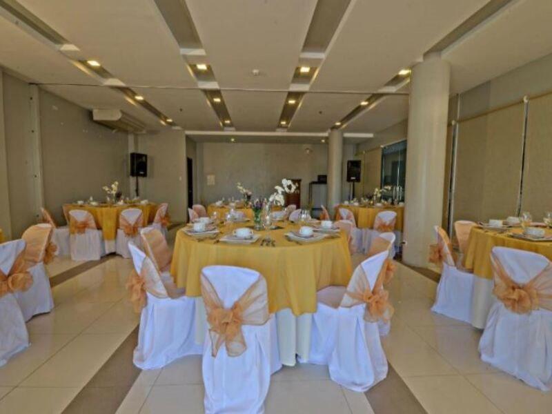 Empire Suites Hotel Puerto Princesa Exterior photo