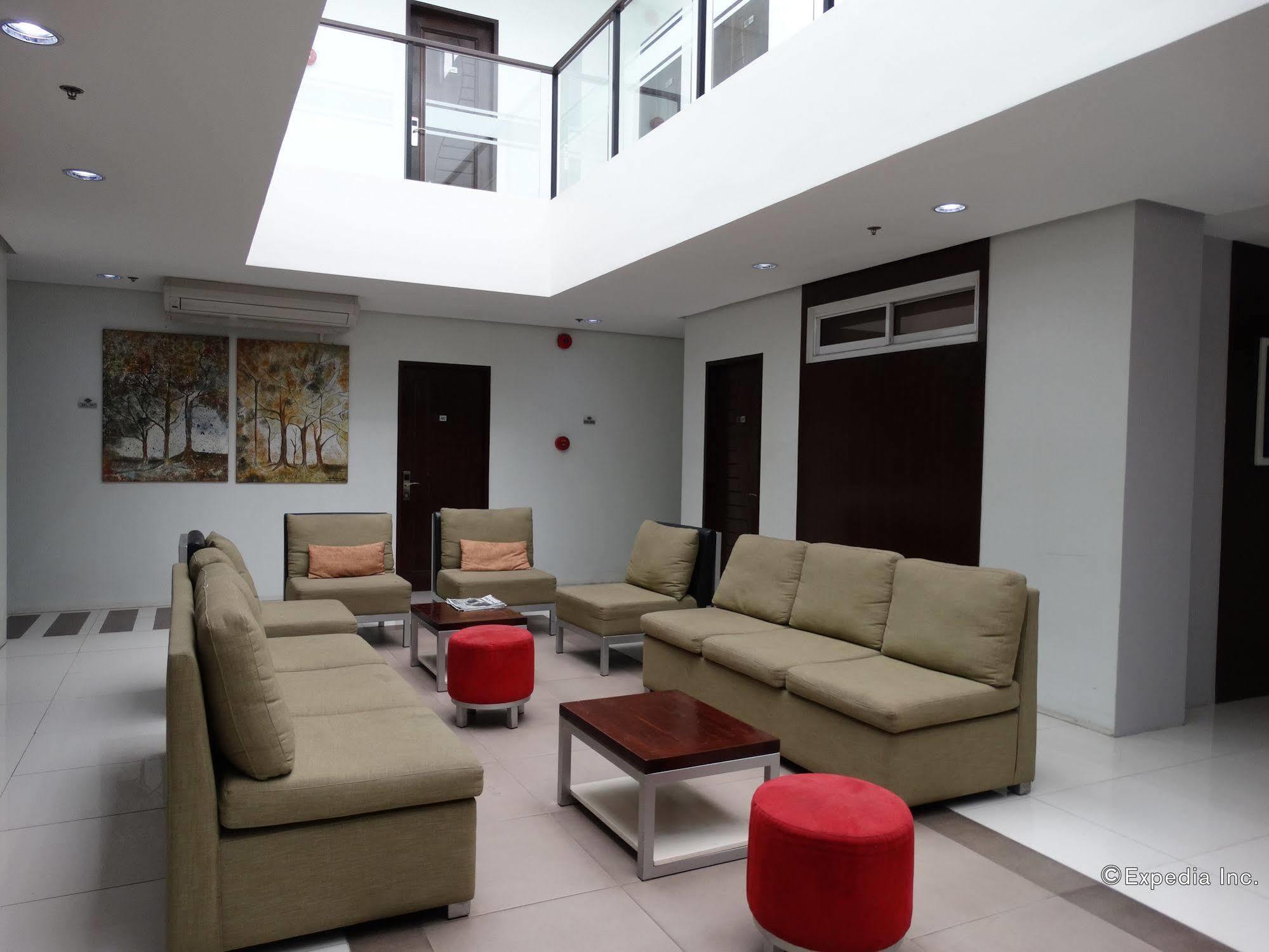 Empire Suites Hotel Puerto Princesa Exterior photo