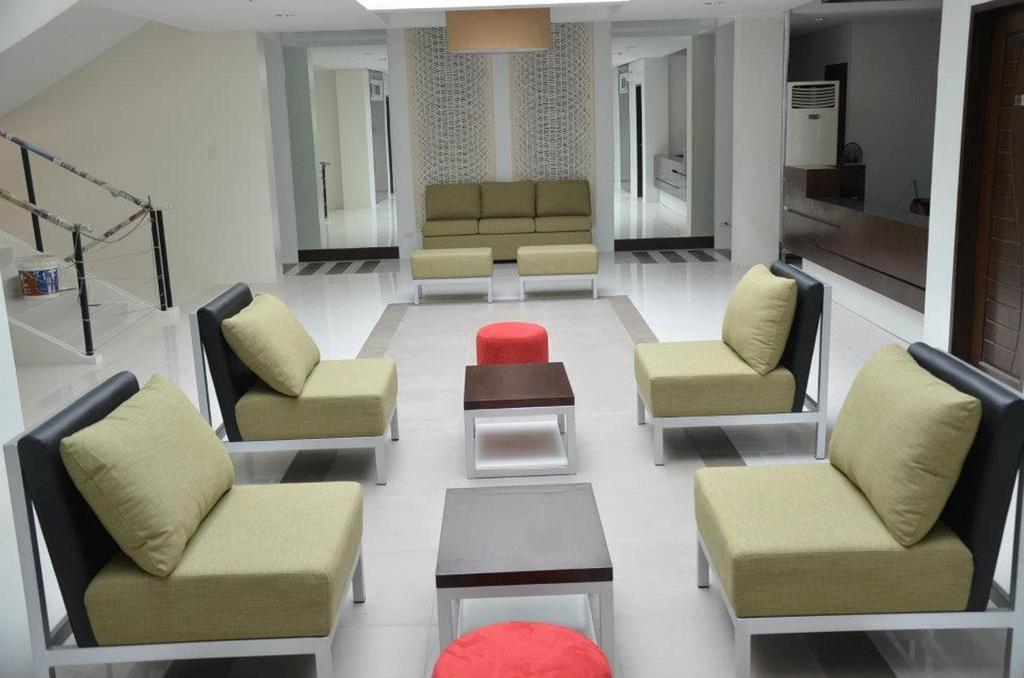 Empire Suites Hotel Puerto Princesa Exterior photo
